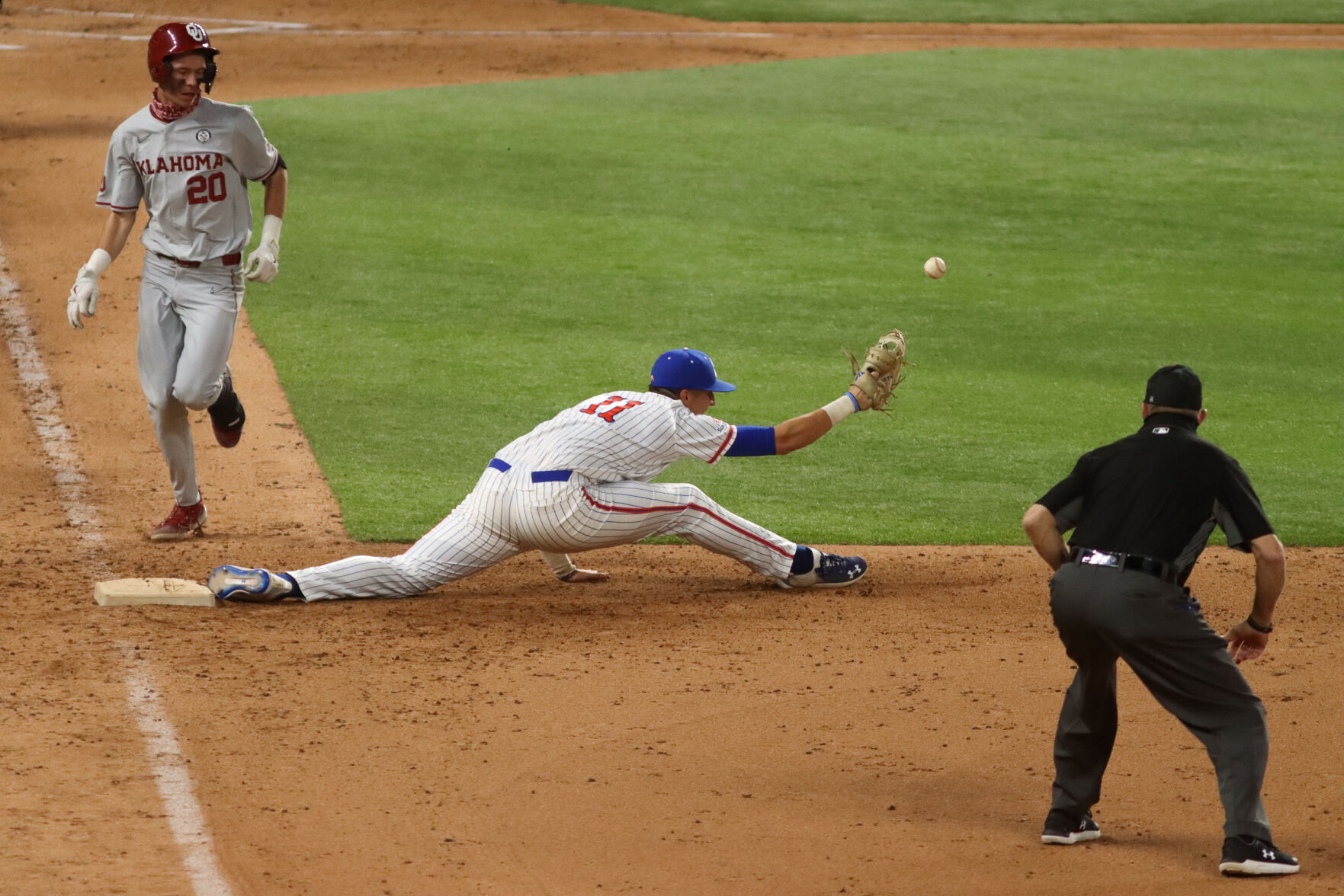 Photos: UTA baseball suffers 7-1 loss to University of Oklahoma